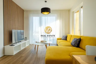 Na prenájom 2-izbový byt, 66 m², Nitra, Piaristická