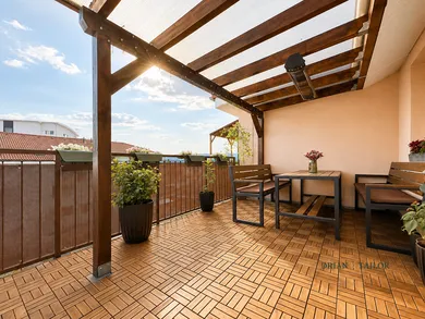 Квартири на продаж, 3-кімнатні, Slovenský Grob · €279 000