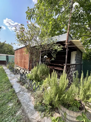 Działki na sprzedaż, Komárno · €37 000