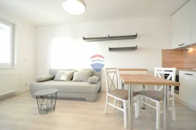 Na prenájom 1-izbový byt, 29 m², Poprad, Suchoňova