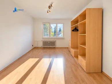 Na predaj 3-izbový byt, 74 m², Banská Bystrica, Švermova