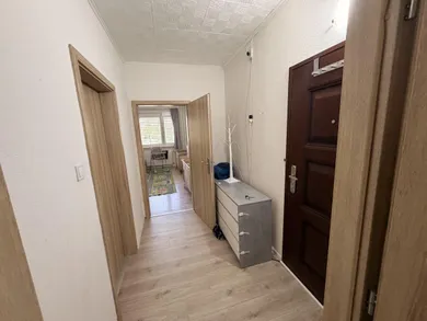 Na predaj 2-izbový byt, 48 m², Topoľčany, Streďanská