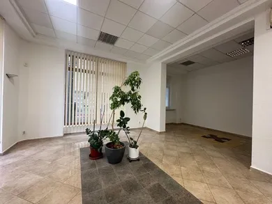 Na prenájom komerčné, 104 m², Bratislava-Staré Mesto, Lazaretská