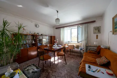 Na predaj 5-izbový dom, 220 m², Nitra