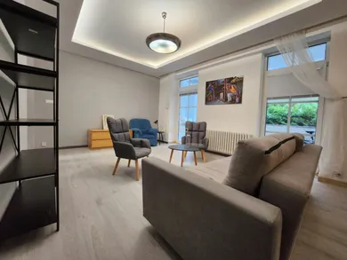 Na prenájom 2-izbový byt, 63 m², Bratislava-Staré Mesto