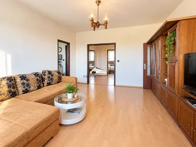 Byty na predaj 3-izbový, Bratislava-Devínska Nová Ves · €229 000
