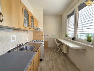 Na predaj 1-izbový byt, 38 m², Bratislava-Podunajské Biskupice