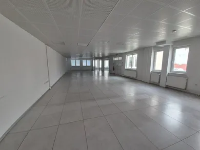 Na prenájom komerčné, 524 m², Piešťany, Bratislavská