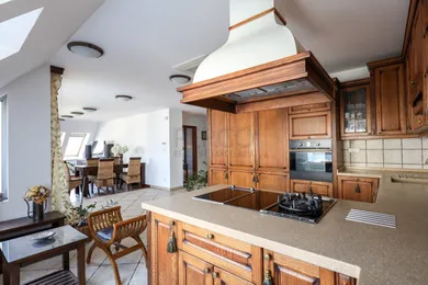 Na prenájom 3-izbový byt, 140 m², Bratislava-Staré Mesto, Palisády
