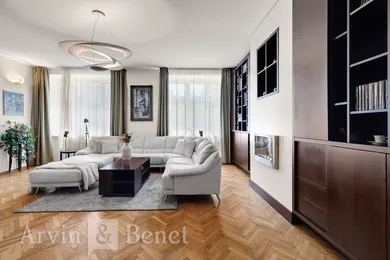 Na predaj 5-izbový byt, 130 m², Bratislava-Staré Mesto, Koreničova