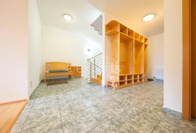 Na prenájom 4-izbový byt, 221 m², Bratislava-Staré Mesto, Tajovského