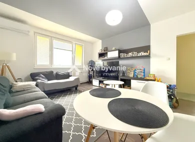 Na predaj 2-izbový byt, 44 m², Štúrovo, Jesenského