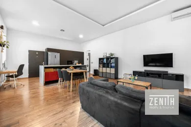 Na predaj 5-izbový dom, 265 m², Bratislava-Staré Mesto, Radlinského