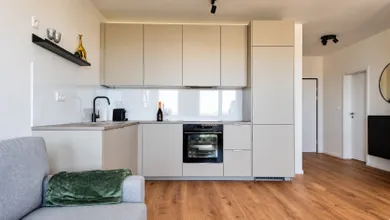 Na prenájom 2-izbový byt, 51 m², Rovinka, Broskyňová