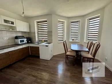 Na predaj 4-izbový dom, 210 m², Cabaj-Čápor