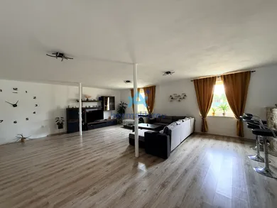Na predaj 5-izbový dom, 242 m², Tvrdošovce