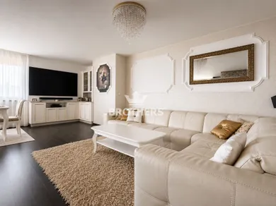 Na prenájom 3-izbový byt, 133 m², Bratislava-Staré Mesto, Pionierska