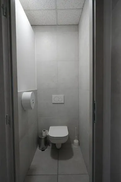 Na prenájom komerčné, 18 m², Bratislava-Petržalka, Ševčenkova