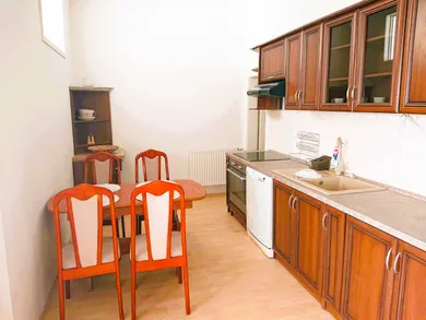 Na prenájom 2-izbový byt, 85 m², Zvolen, L. Medveckého