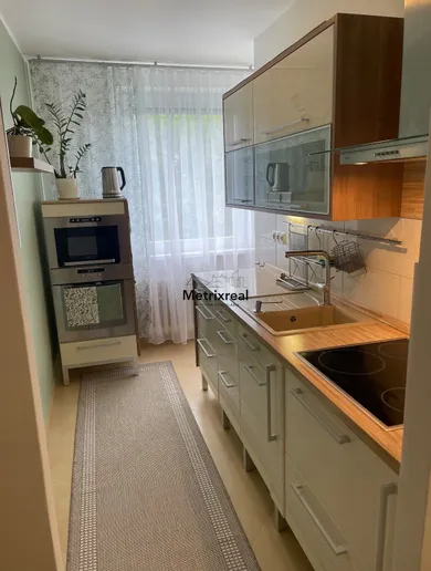 Na prenájom 3-izbový byt, 70 m², Bratislava-Ružinov, Muškátová