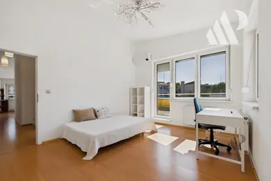 Na predaj 5-izbový byt, 196 m², Bratislava-Staré Mesto