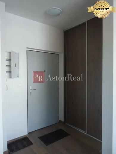 Na prenájom 1-izbový byt, 27 m², Púchov, Dlhé Lúky
