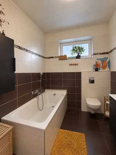 Na prenájom 4-izbový dom, 99 m², Košolná