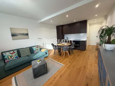 Na predaj 2-izbový byt, 43 m², Bratislava-Lamač, Bakošova