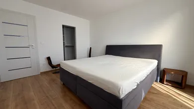 Na prenájom 2-izbový byt, 60 m², Levice