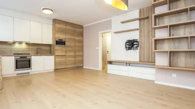 Na predaj 3-izbový byt, 87 m², Bratislava-Záhorská Bystrica