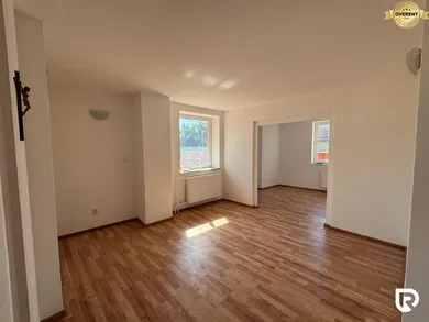 Na predaj 6-izbový dom, 220 m², Horňany