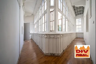 Na predaj 5-izbový byt, 195 m², Bratislava-Staré Mesto, Kozia