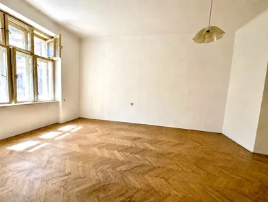 Na predaj 3-izbový byt, 90 m², Bratislava-Staré Mesto