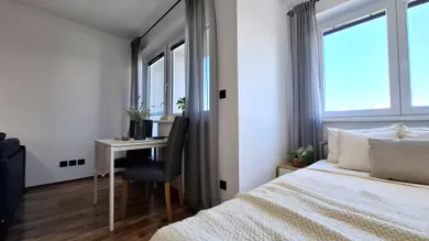 Na prenájom 1-izbový byt, 40 m², Trnava, Ulica Terézie Vansovej