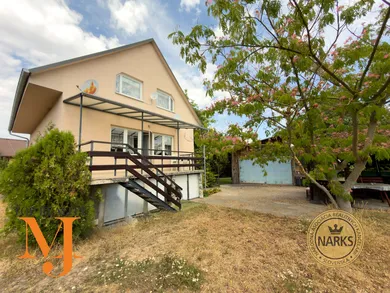 Na predaj 4-izbový dom, 170 m², Veľká Paka