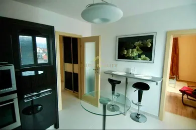 Na prenájom 2-izbový byt, 59 m², Bratislava-Ružinov, Páričkova