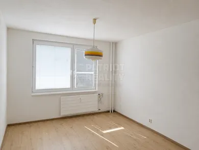 Na predaj 3-izbový byt, 81 m², Levice, Vajanského