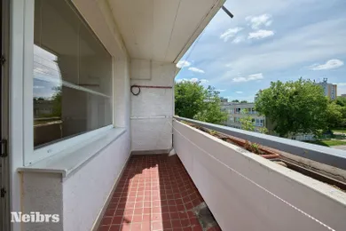 Na predaj 2-izbový byt, 47 m², Bratislava-Petržalka, Nobelovo nám.