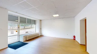 Na prenájom komerčné, 58 m², Holíč, Námestie Mieru