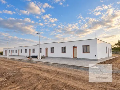 Eladó házak, Vráble · €190 000
