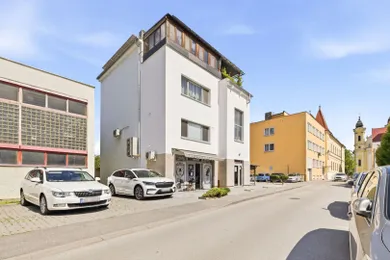 Na prenájom komerčné, 44 m², Galanta, Obrancov mieru