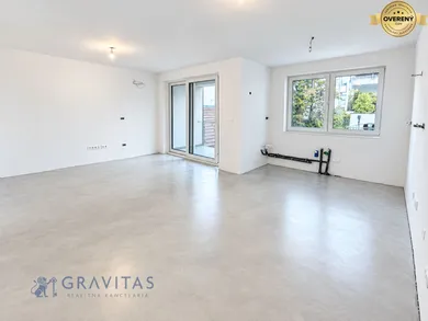 Na predaj 4-izbový byt, 89 m², Bratislava-Staré Mesto, Čajakova