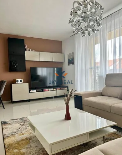 Na prenájom 3-izbový byt, 70 m², Nitra, Jelenecká