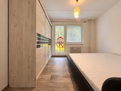 Na prenájom 3-izbový byt, 73 m², Banská Bystrica, Rudohorská