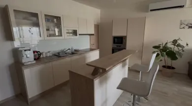 Na predaj 3-izbový byt, 129 m², Bratislava-Karlova Ves, Kresánkova