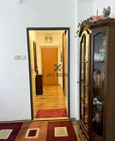 Na predaj 3-izbový byt, 75 m², Bratislava-Petržalka, Znievska