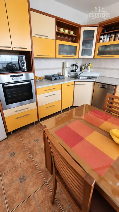 Na predaj 3-izbový byt, 78 m², Michalovce, Jána Hollého