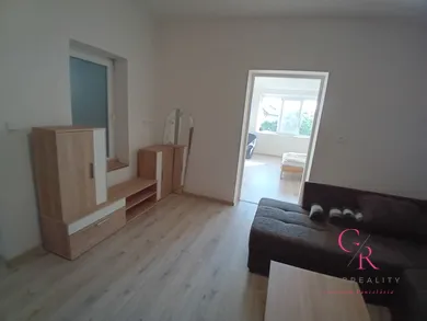 Na predaj 3-izbový dom, 129 m², Zbrojníky