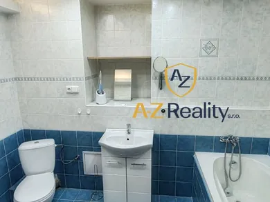 Na prenájom 2-izbový byt, 59 m², Komárno, Sústružnícka