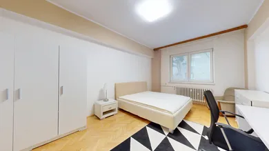 Na prenájom 3-izbový byt, 75 m², Bratislava-Staré Mesto, Záhradnícka